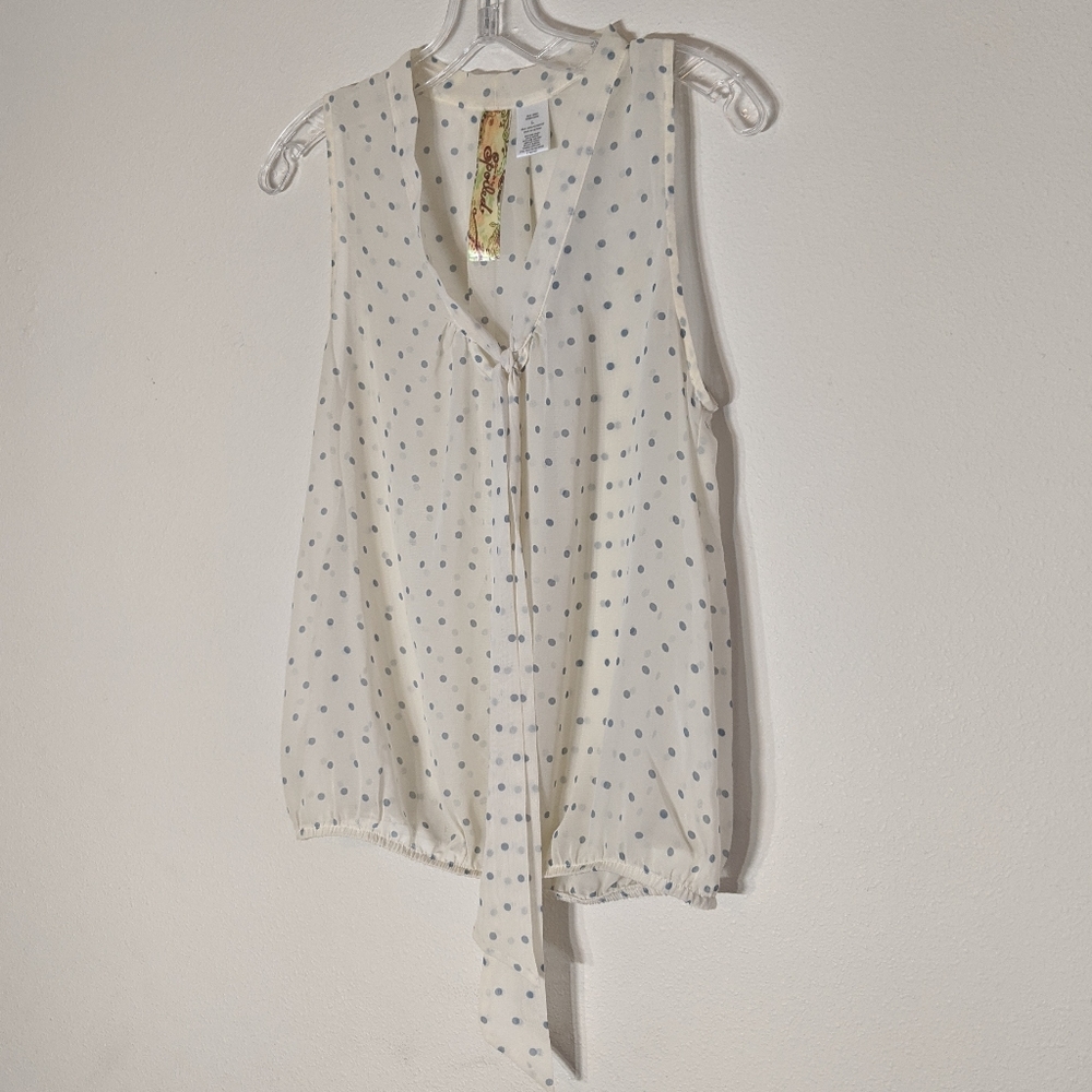 3/$20 🌟 Sleeveless Sheer Bow Blouse